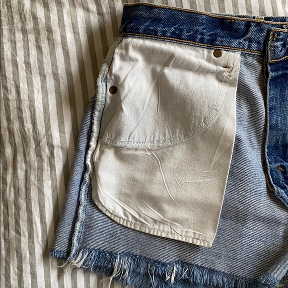 Levi’s High Waisted Jean Shorts - Picture 5 of 5